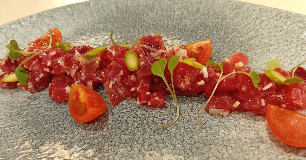 Tartar de Atún Rojo de Almadraba Gadira con sabores de la tierra