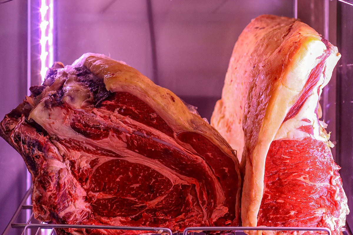 Vaca Gallega a la Parrilla en Cádiz: Por Qué Es la Mejor Carne que Puedes Comer 1 Carnes El Punto Restaurante Vejer FB1